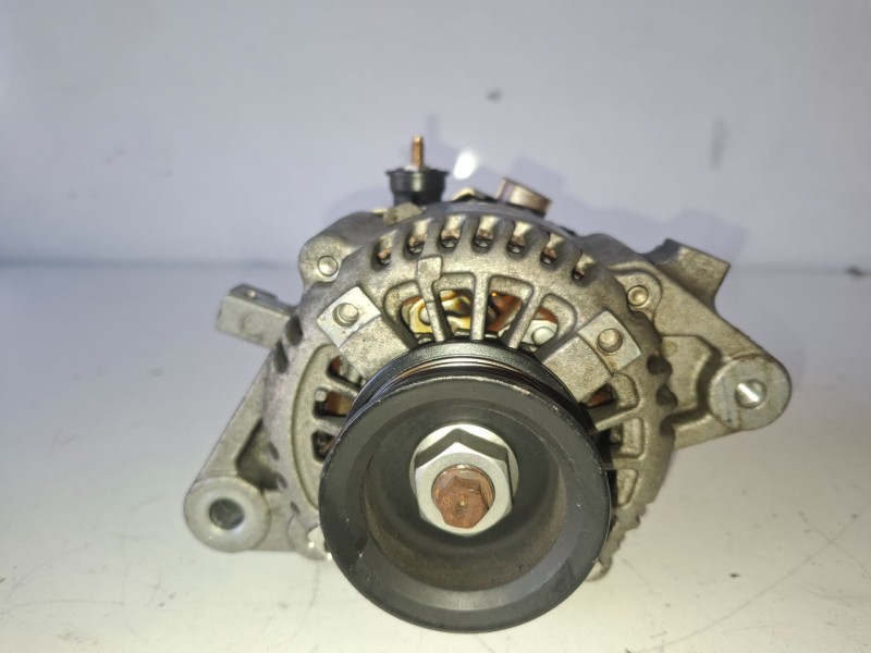 Recambio de alternador para toyota iq (nuj1/ngj1/kgj1) 1krfe referencia OEM IAM 2706040060  