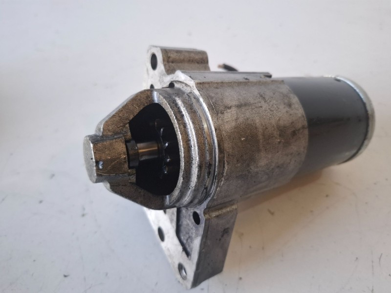 Recambio de motor arranque para citroen c4 picasso 9hy referencia OEM IAM M000T22471  