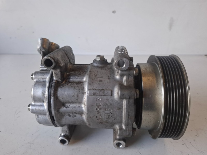Recambio de compresor aire acondicionado para renault twingo ii d4f770 referencia OEM IAM 8200819568B  