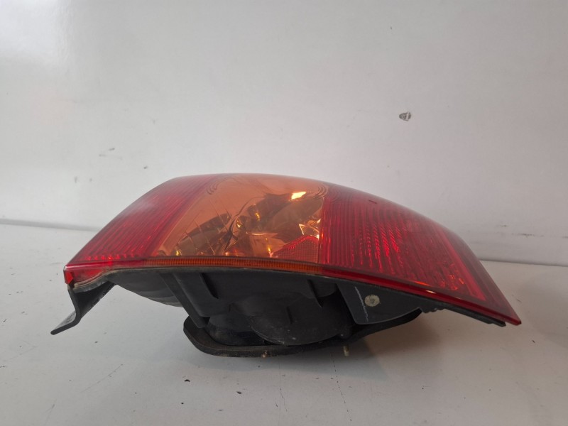 Recambio de piloto trasero izquierdo para toyota corolla (e12) 1cdftv referencia OEM IAM   