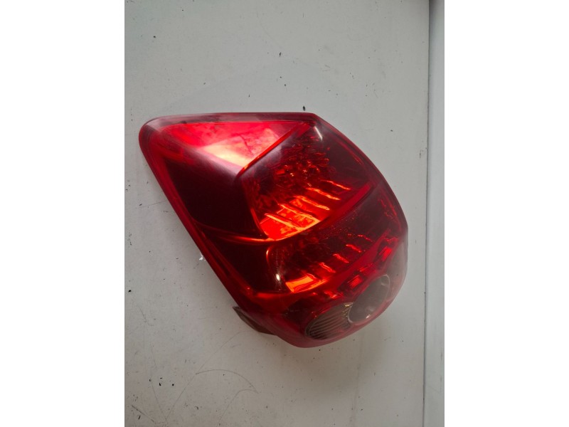 Recambio de piloto trasero izquierdo para toyota auris (e15) 1zr referencia OEM IAM   