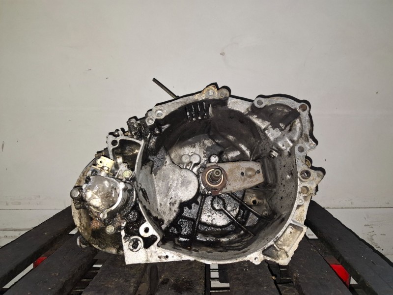 Recambio de caja cambios para peugeot 205 berlina 161a referencia OEM IAM   