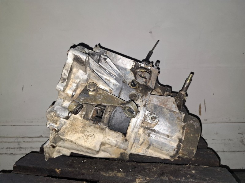 Recambio de caja cambios para peugeot 205 berlina 161a referencia OEM IAM   