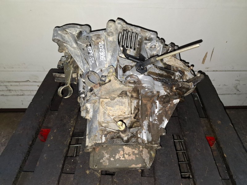 Recambio de caja cambios para peugeot 205 berlina 161a referencia OEM IAM   