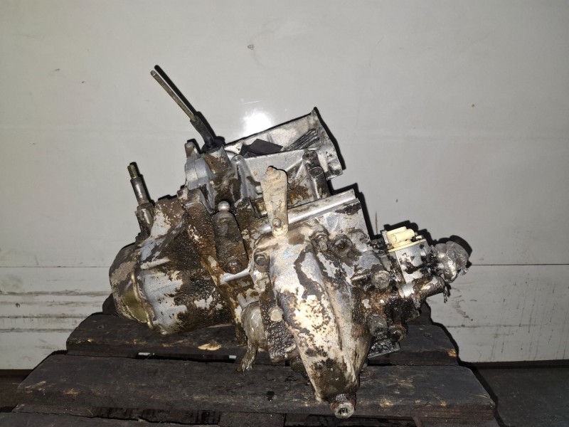 Recambio de caja cambios para peugeot 205 berlina 161a referencia OEM IAM   