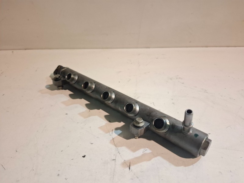 Recambio de rampa inyectora para fiat talento furgón (296) r9m452 referencia OEM IAM 175214823R  