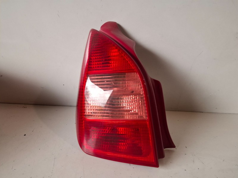 Recambio de piloto trasero izquierdo para citroen c2 8hz referencia OEM IAM   
