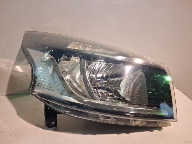Recambio de faro derecho para fiat talento furgón (296) r9m452 referencia OEM IAM 1EE01141026  