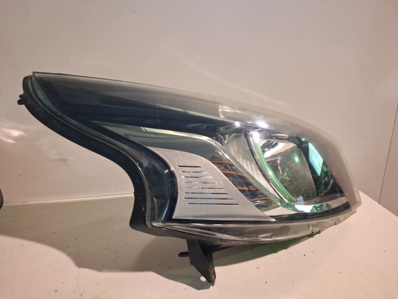 Recambio de faro derecho para fiat talento furgón (296) r9m452 referencia OEM IAM 1EE01141026  