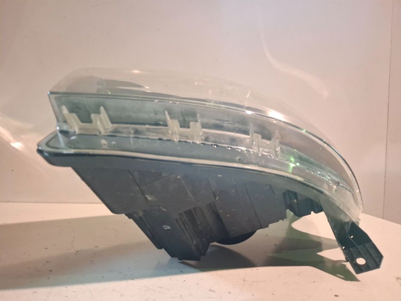 Recambio de faro izquierdo para fiat talento furgón (296) r9m452 referencia OEM IAM 1EE01141025  