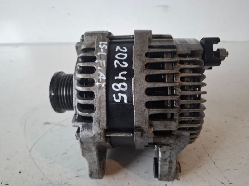 Recambio de alternador para fiat talento furgón (296) r9m452 referencia OEM IAM 231009096R  