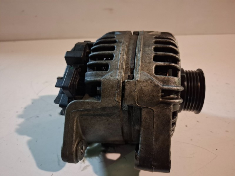 Recambio de alternador para opel corsa c z12xep referencia OEM IAM 0124425021  