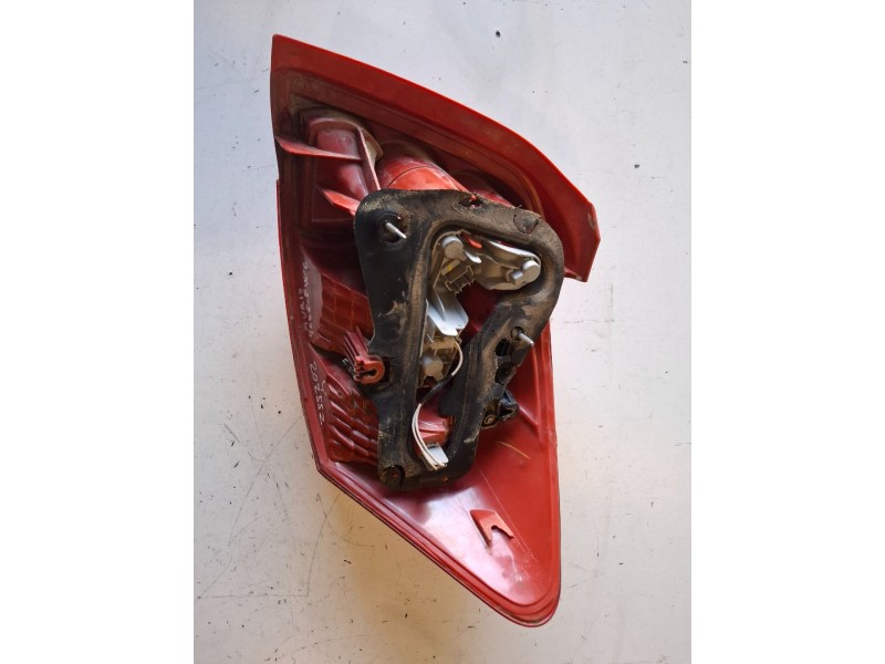 Recambio de piloto trasero derecho para toyota auris (e15) 1zr referencia OEM IAM   