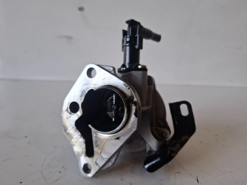 Recambio de depresor freno / bomba vacio para renault megane ii grandtour k9k p7 referencia OEM IAM   