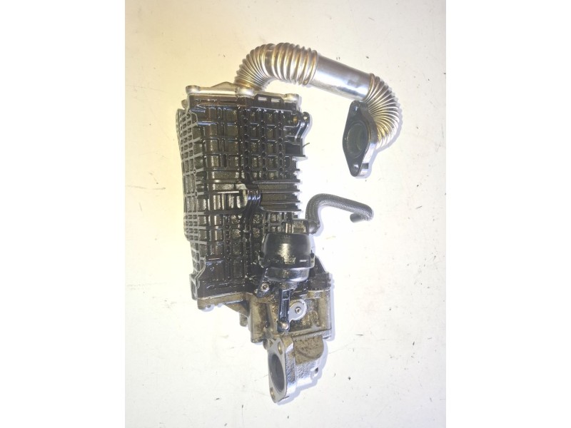 Recambio de enfriador egr para peugeot 208 (p2) yh01 referencia OEM IAM 9813050280  