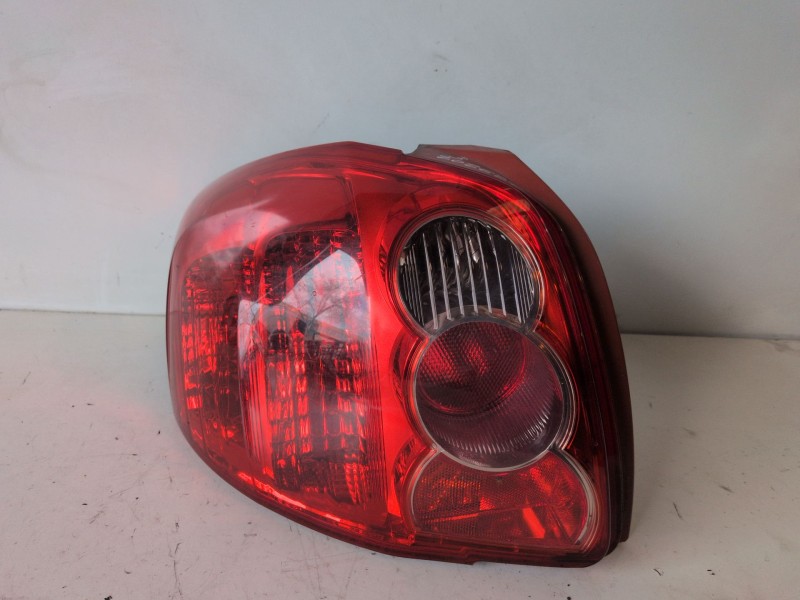 Recambio de piloto trasero izquierdo para toyota auris (e15) 1nd referencia OEM IAM 815500238000  