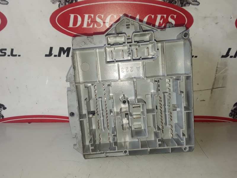 Recambio de caja reles / fusibles para alfa romeo 147 (190) 937a2000 referencia OEM IAM 51742420  