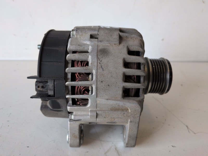 Recambio de alternador para renault kangoo ii (f/kw0) k9k608 referencia OEM IAM TG15C146  