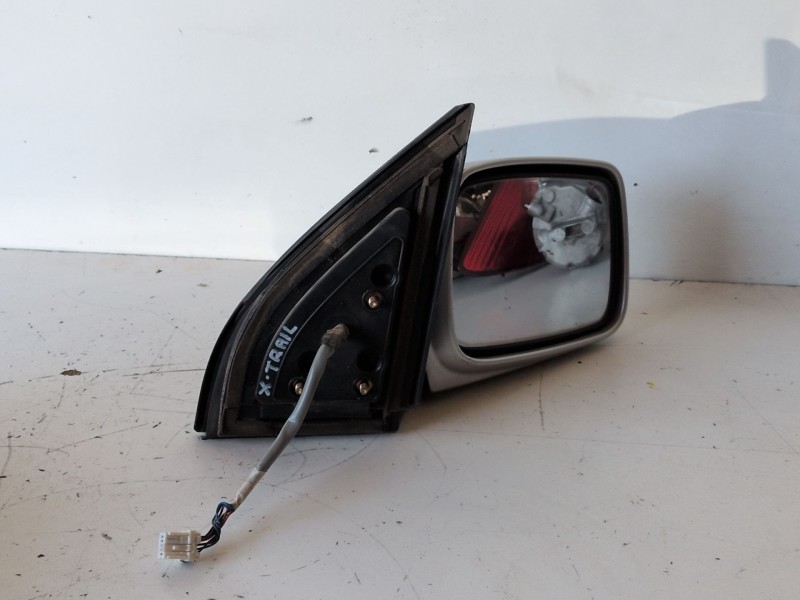 Recambio de retrovisor derecho para nissan x-trail (t30) yd22 referencia OEM IAM   