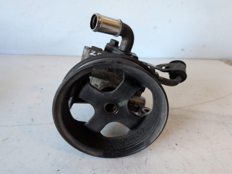 Recambio de bomba direccion para ford transit connect (tc7) r2pa referencia OEM IAM 2T143A696AJ  