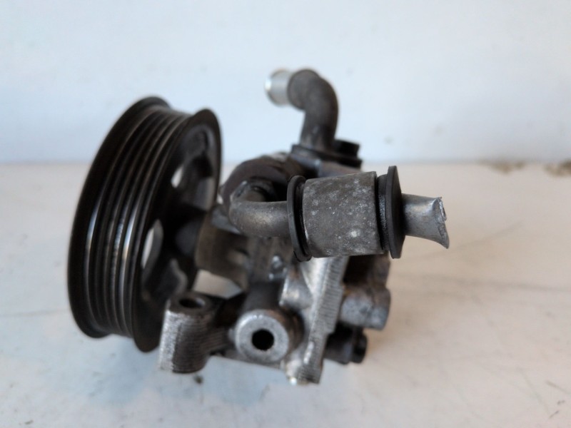 Recambio de bomba direccion para ford transit connect (tc7) r2pa referencia OEM IAM 2T143A696AJ  