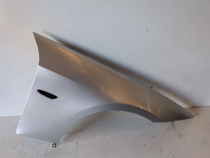 Recambio de aleta delantera derecha para bmw serie 3 berlina (e90) 204d4 referencia OEM IAM   