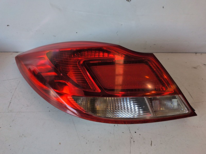 Recambio de piloto trasero izquierdo para opel insignia berlina a20dth referencia OEM IAM 13273627  