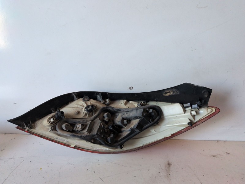 Recambio de piloto trasero izquierdo para opel insignia berlina a20dth referencia OEM IAM 13273627  
