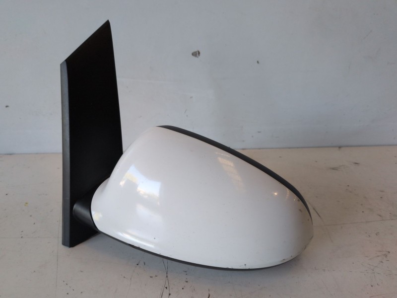 Recambio de retrovisor izquierdo para opel astra j berlina 5p a17dtr referencia OEM IAM 583505  