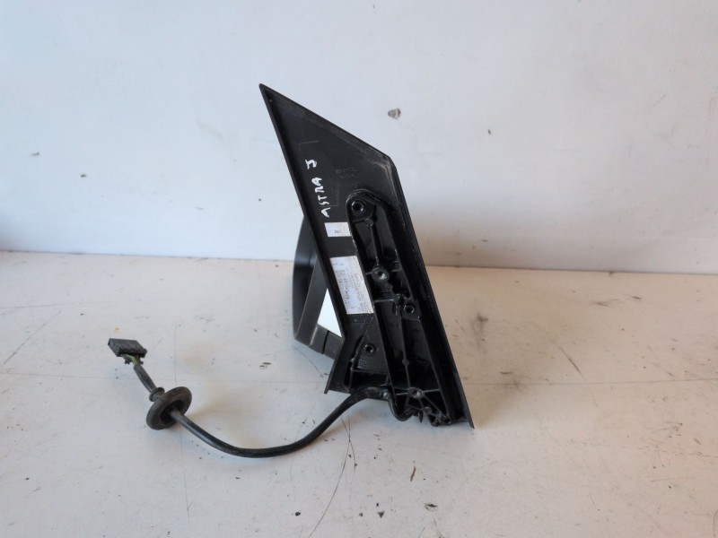 Recambio de retrovisor izquierdo para opel astra j berlina 5p a17dtr referencia OEM IAM 583505  