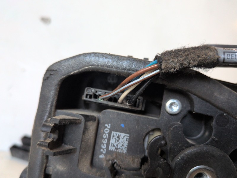 Recambio de cerradura puerta delantera derecha para bmw serie 3 berlina (e90) 204d4 referencia OEM IAM   