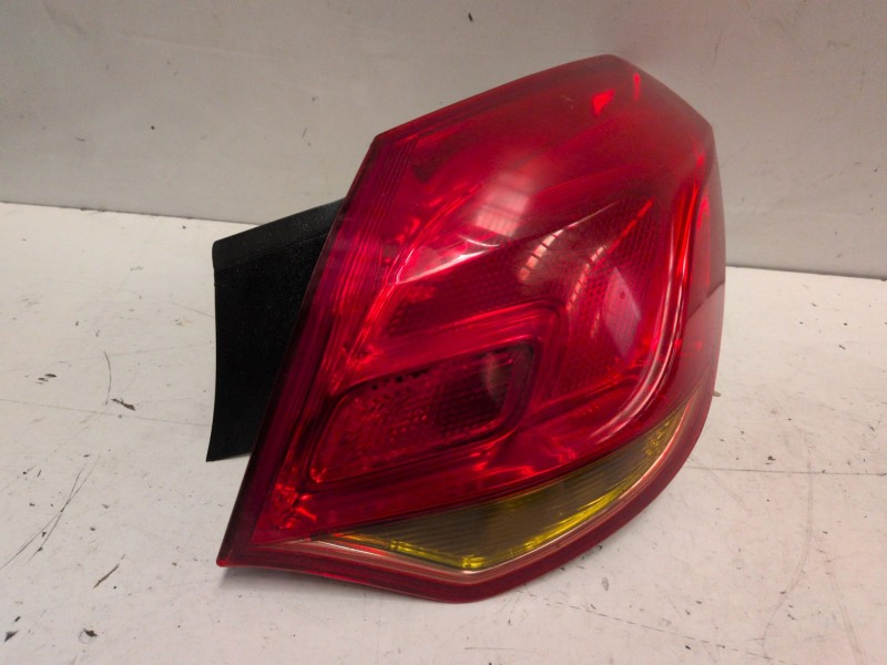 Recambio de piloto trasero derecho para opel astra j berlina 5p a17dtr referencia OEM IAM   
