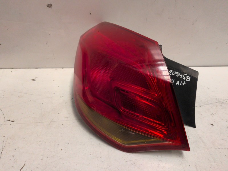 Recambio de piloto trasero izquierdo para opel astra j berlina 5p a17dtr referencia OEM IAM   