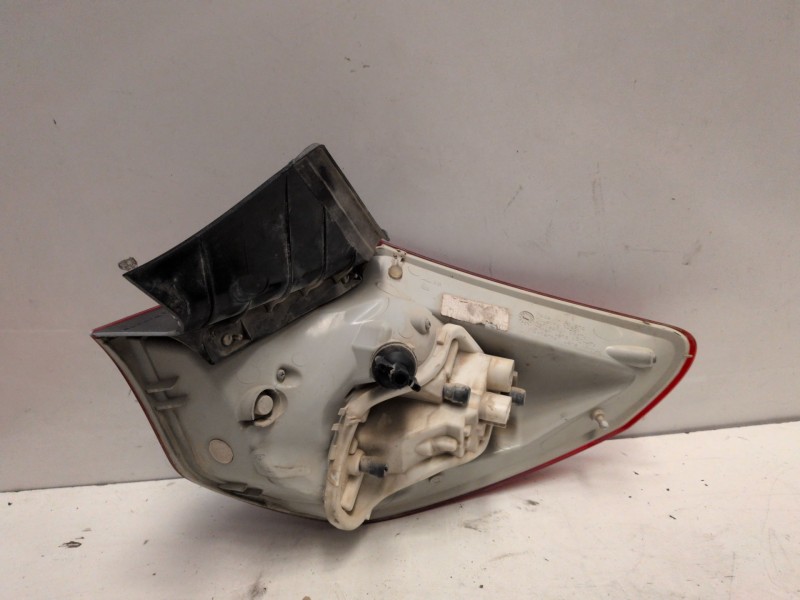 Recambio de piloto trasero izquierdo para opel astra j berlina 5p a17dtr referencia OEM IAM   
