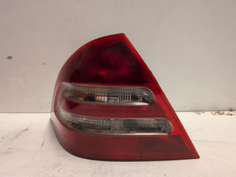 Recambio de piloto trasero izquierdo para mercedes-benz clase c (bm 203) berlina 271946 referencia OEM IAM   