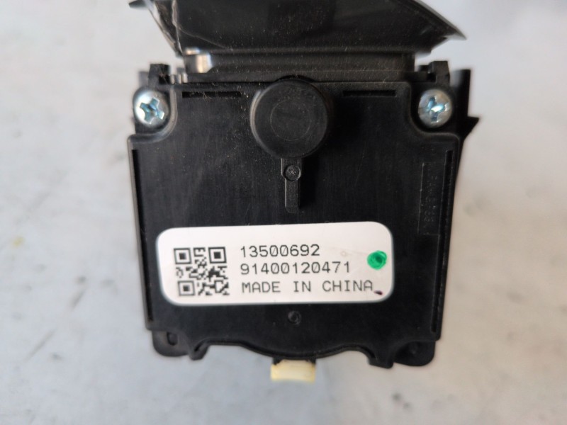 Recambio de mando luces para opel insignia berlina a20dth referencia OEM IAM 13500692  