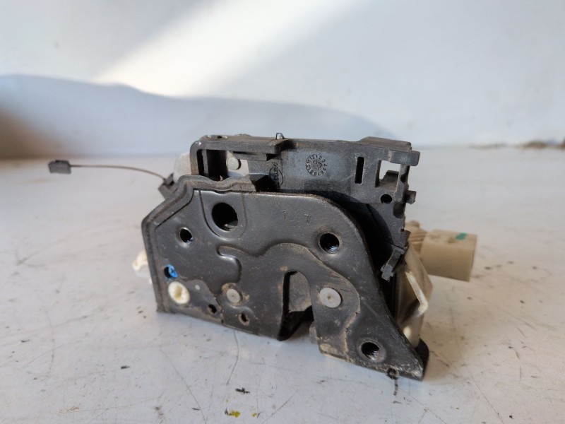 Recambio de cerradura puerta delantera derecha para seat leon (1p1) bxe referencia OEM IAM   