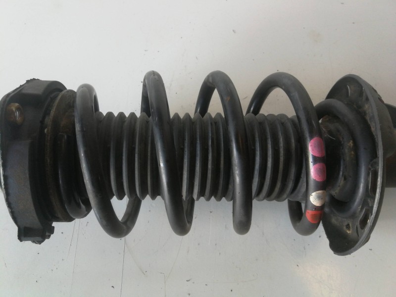Recambio de amortiguador delantero derecho para audi a3 (8p1) bkd referencia OEM IAM 1T0413031DC/AU350V604B  