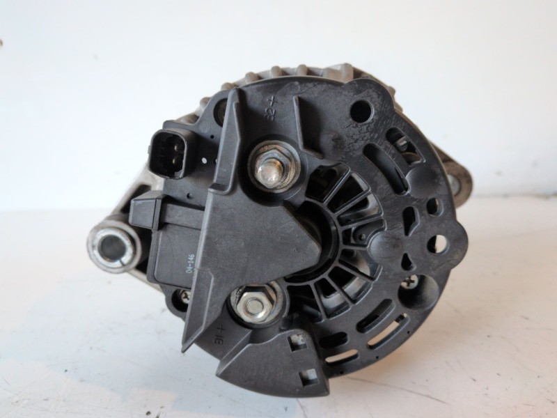 Recambio de alternador para opel insignia berlina a20dth referencia OEM IAM   