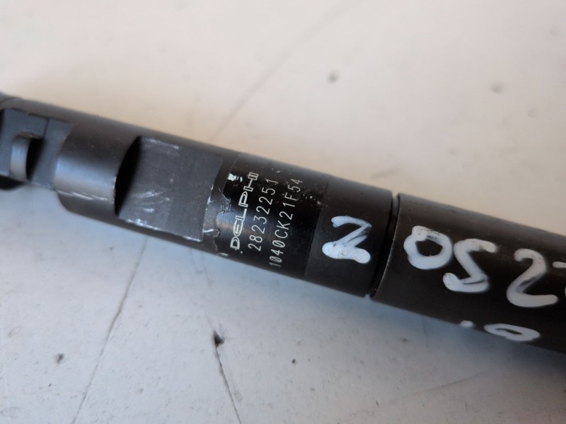 Recambio de inyector para renault kangoo i (f/kc0) k9k716 referencia OEM IAM 28232251  