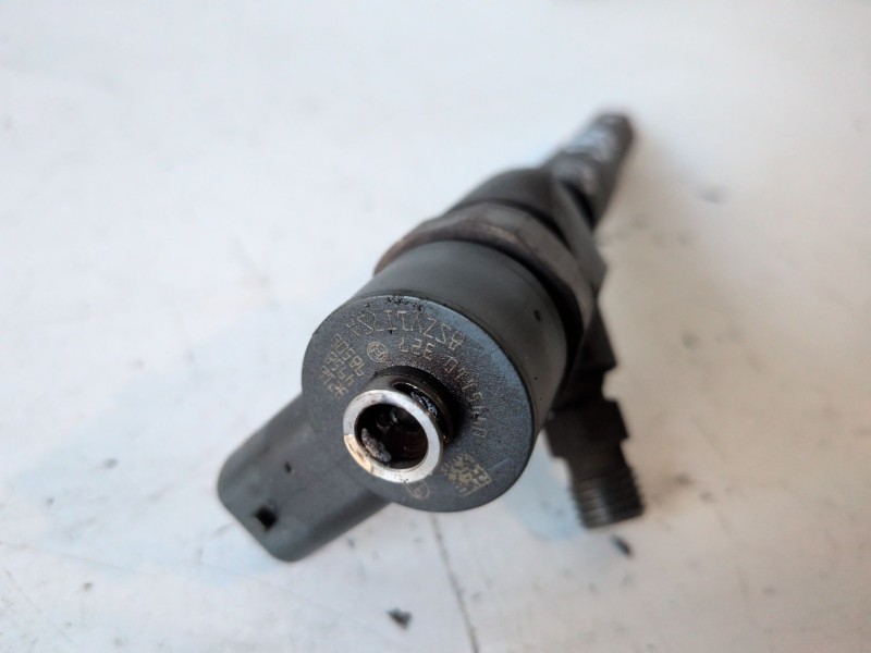 Recambio de inyector para opel insignia berlina a20dth referencia OEM IAM 0445110327  