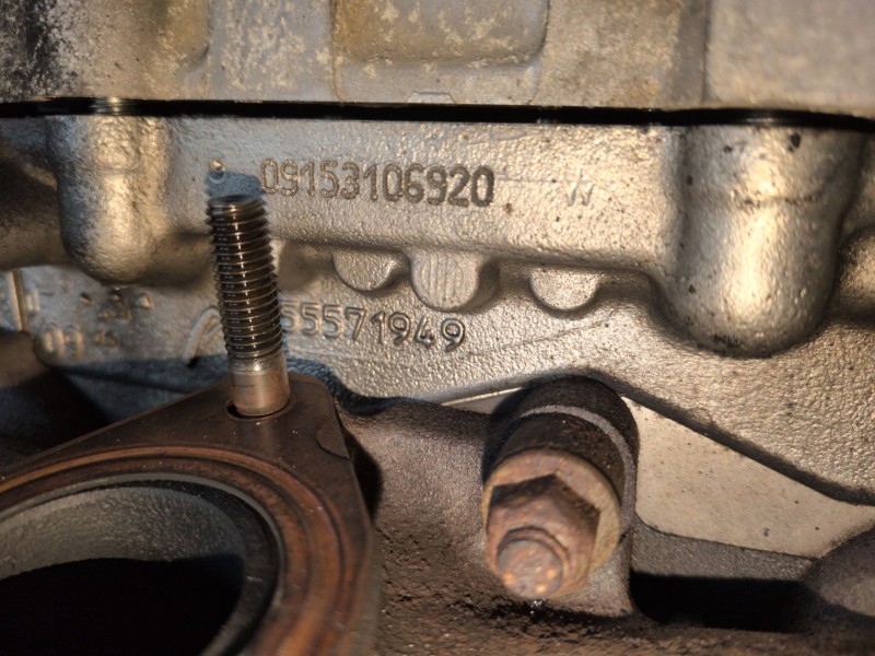 Recambio de culata para opel insignia berlina a20dth referencia OEM IAM 55571949  