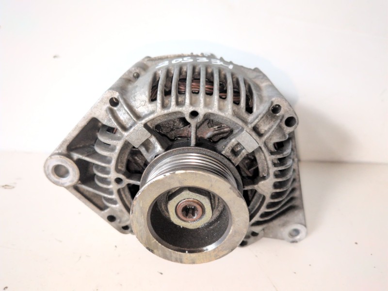 Recambio de alternador para renault megane i berl./ berl. con portón (ba0) f8q624 referencia OEM IAM 7700431943  