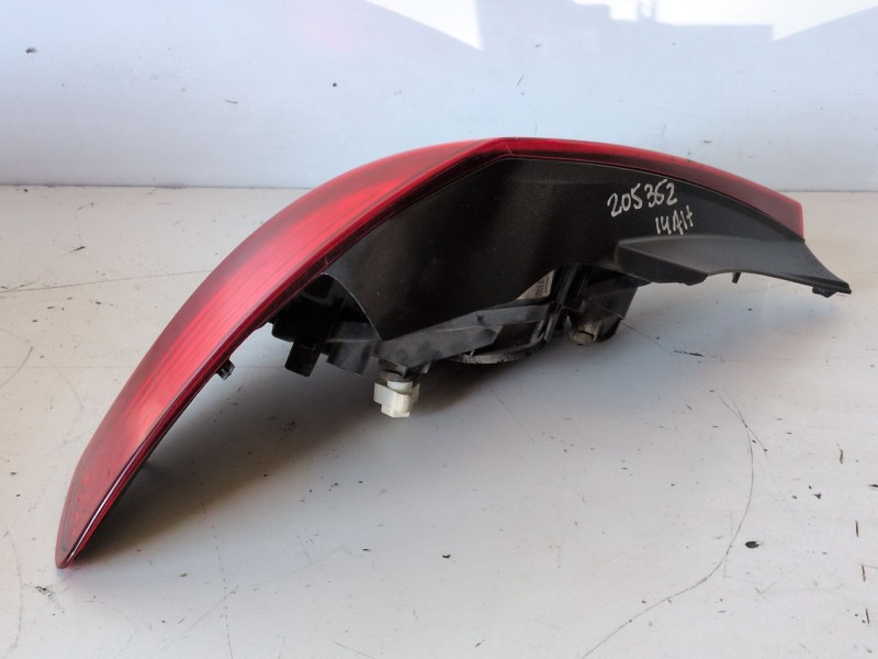 Recambio de piloto trasero derecho para opel corsa d z13dth referencia OEM IAM 13269051  