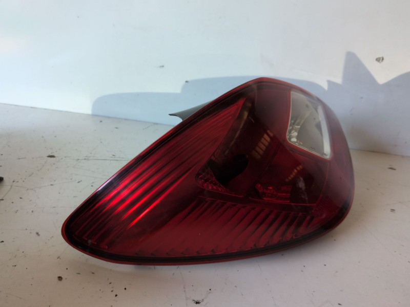Recambio de piloto trasero izquierdo para opel corsa d z13dth referencia OEM IAM 13269050  