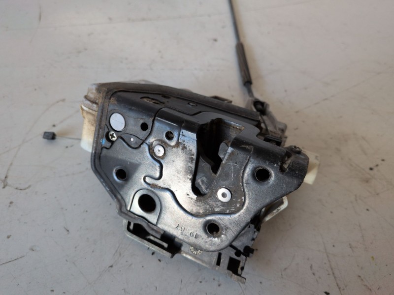 Recambio de cerradura puerta delantera izquierda para seat leon (1p1) bxe referencia OEM IAM 1P1837015  