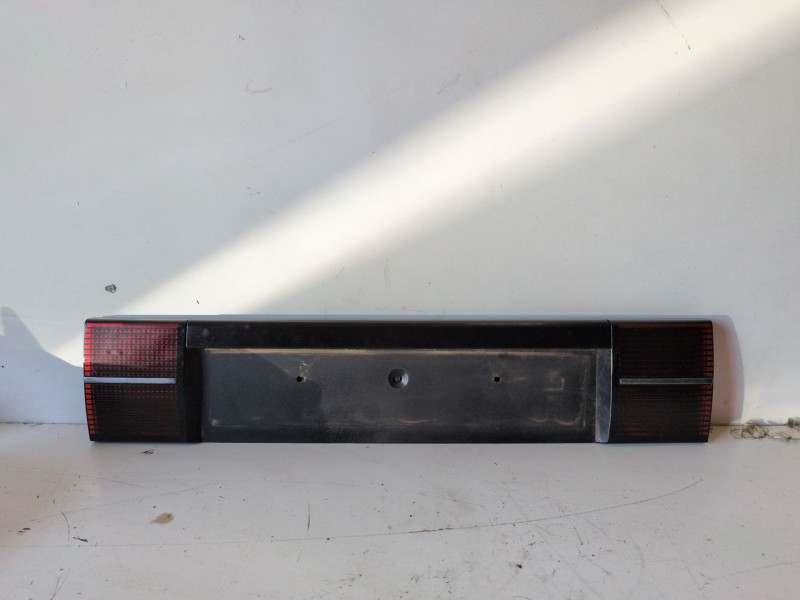 Recambio de piloto trasero central para opel ascona b 20ne referencia OEM IAM 138302  