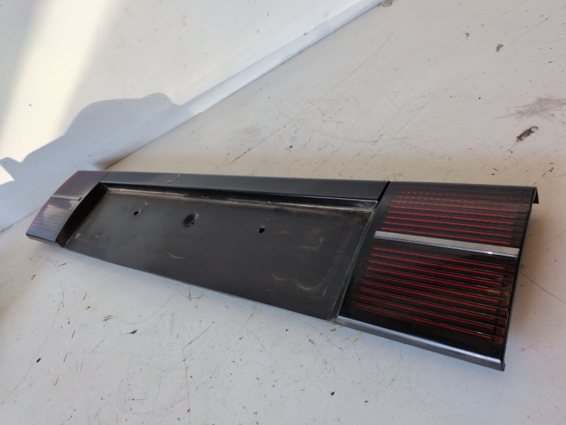 Recambio de piloto trasero central para opel ascona b 20ne referencia OEM IAM 138302  