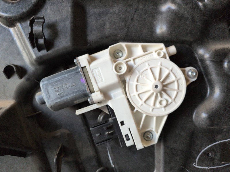 Recambio de elevalunas delantero izquierdo para fiat freemont (345) 939b5000 referencia OEM IAM 962581100  