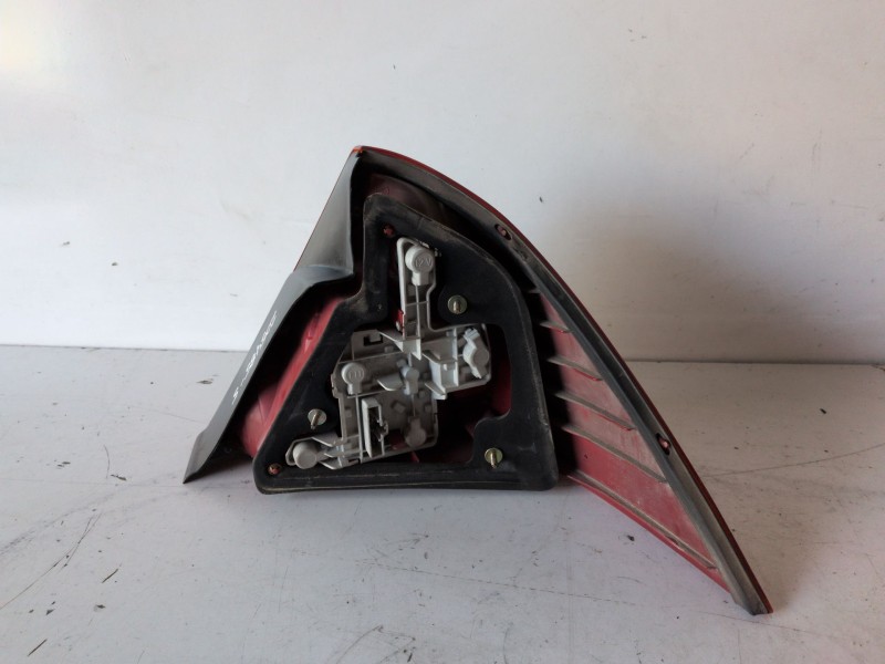 Recambio de piloto trasero izquierdo para ford mondeo berlina (ge) fmba referencia OEM IAM   